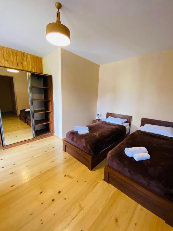 Guesthouse Alpenrose Местия Екстериор снимка