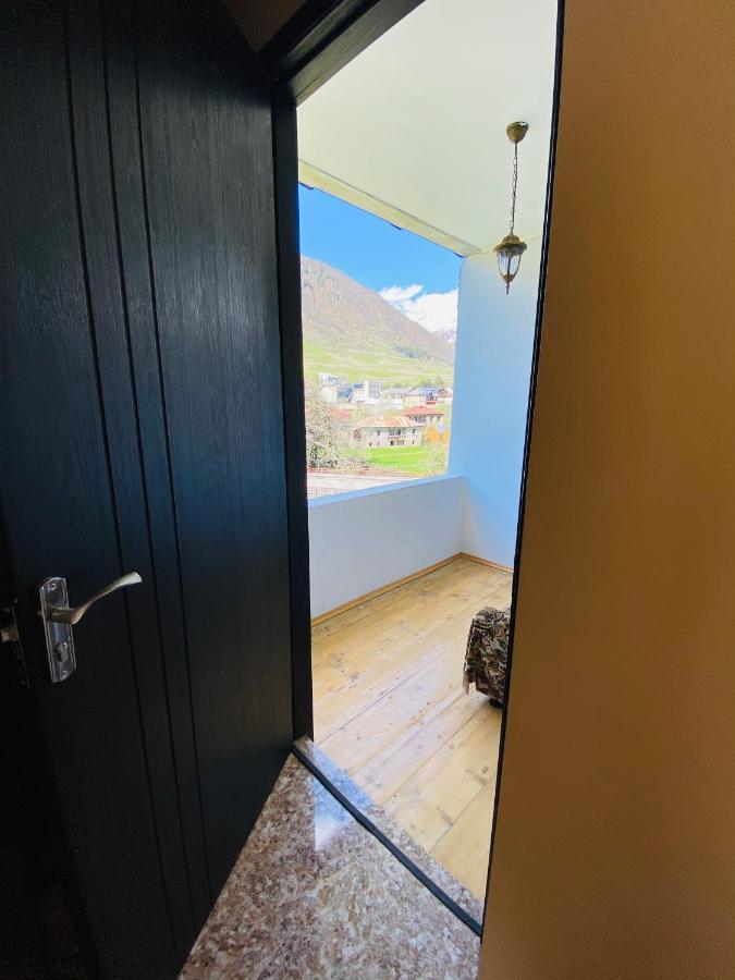 Guesthouse Alpenrose Местия Екстериор снимка