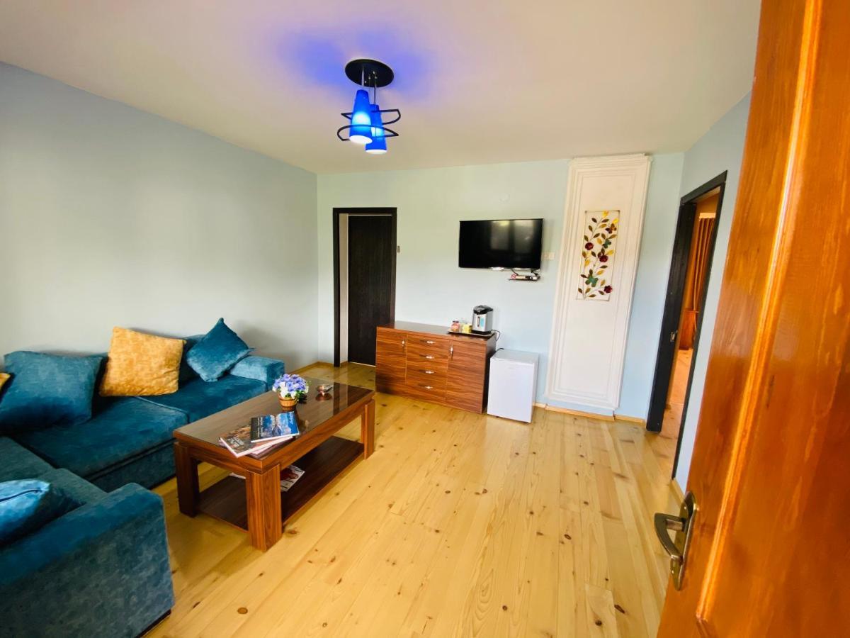 Guesthouse Alpenrose Местия Екстериор снимка
