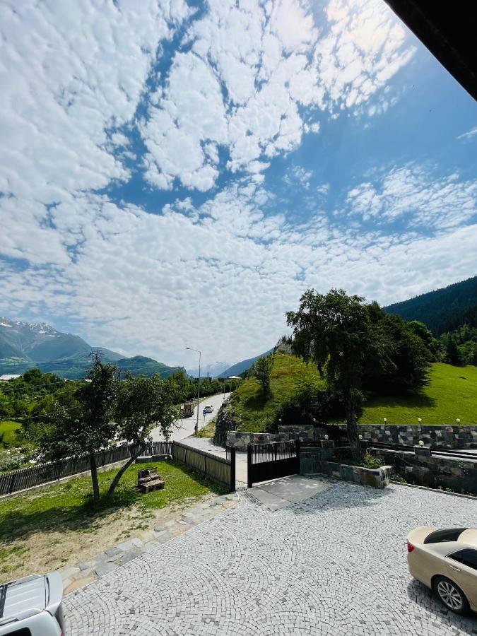 Guesthouse Alpenrose Местия Екстериор снимка