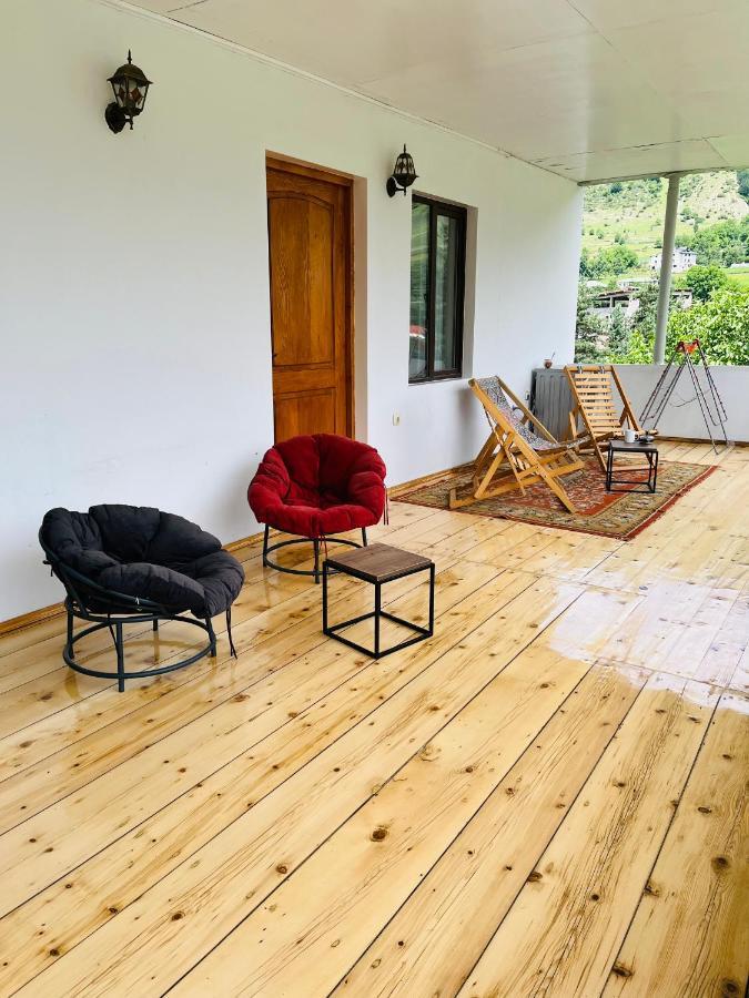Guesthouse Alpenrose Местия Екстериор снимка
