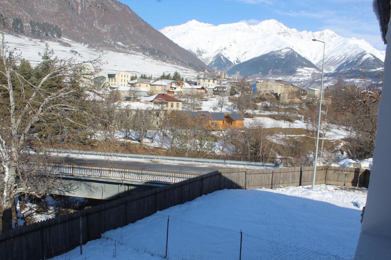 Guesthouse Alpenrose Местия Екстериор снимка