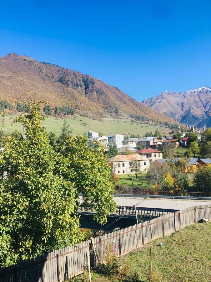 Guesthouse Alpenrose Местия Екстериор снимка